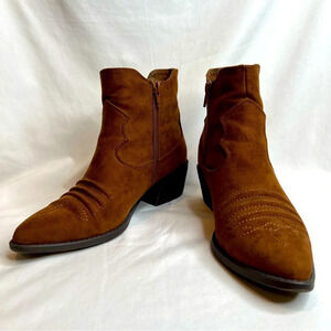 Carlos‎ by Carlos Santana Montana Western
Boots. Size 6.
